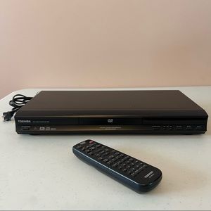 Toshiba SE-R0103 DVD Player with Remote
